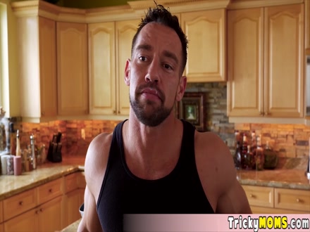 I never knew about stepmoms anal addiction but when I find out I wasnt complaining